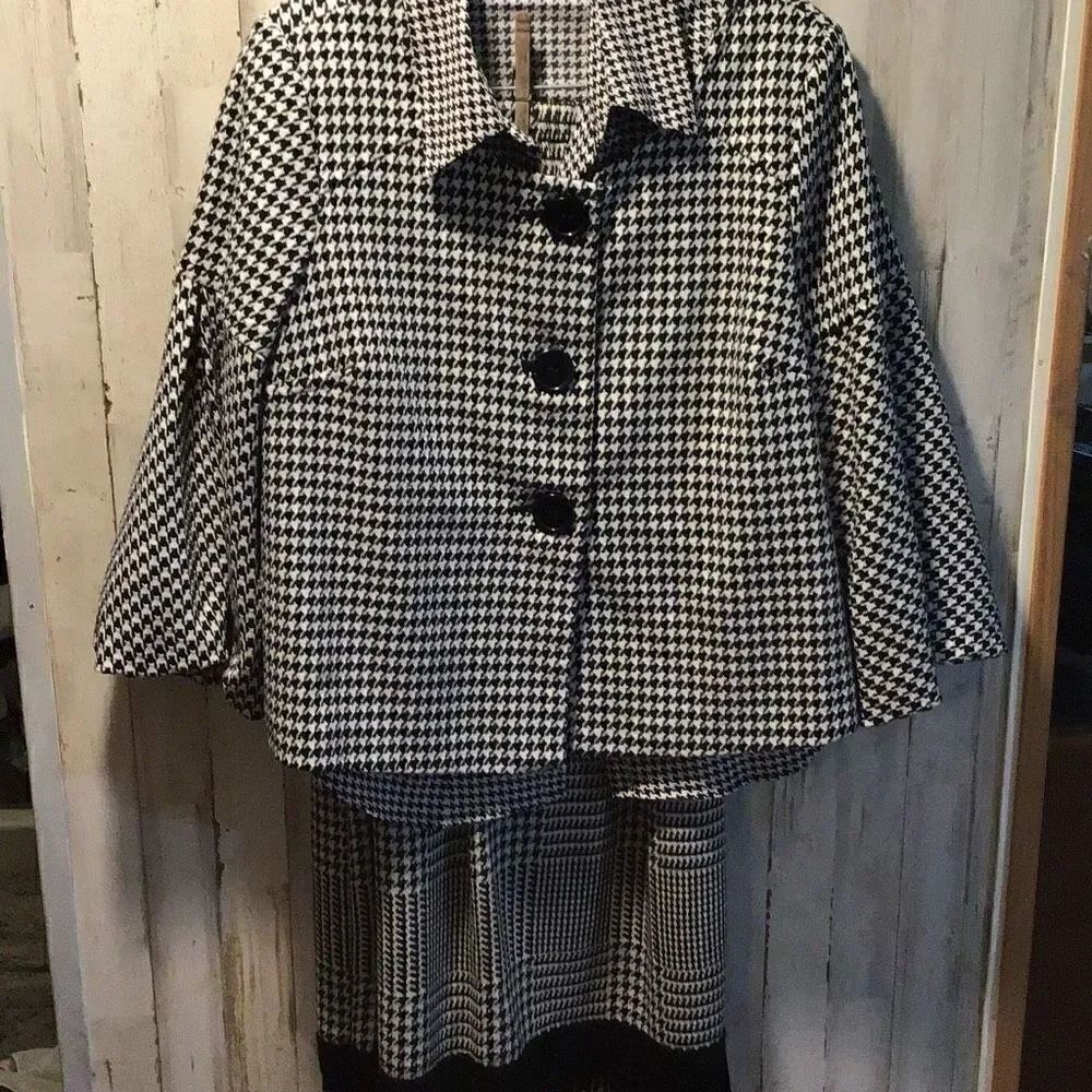 Skirt suit Houndstooth, Covington blouse, size medium, Worthington blazer, size